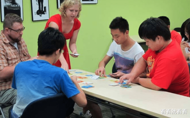 教师|西安一外教辱骂中国人，遭回怼“回你的国家去”，处理结果来了