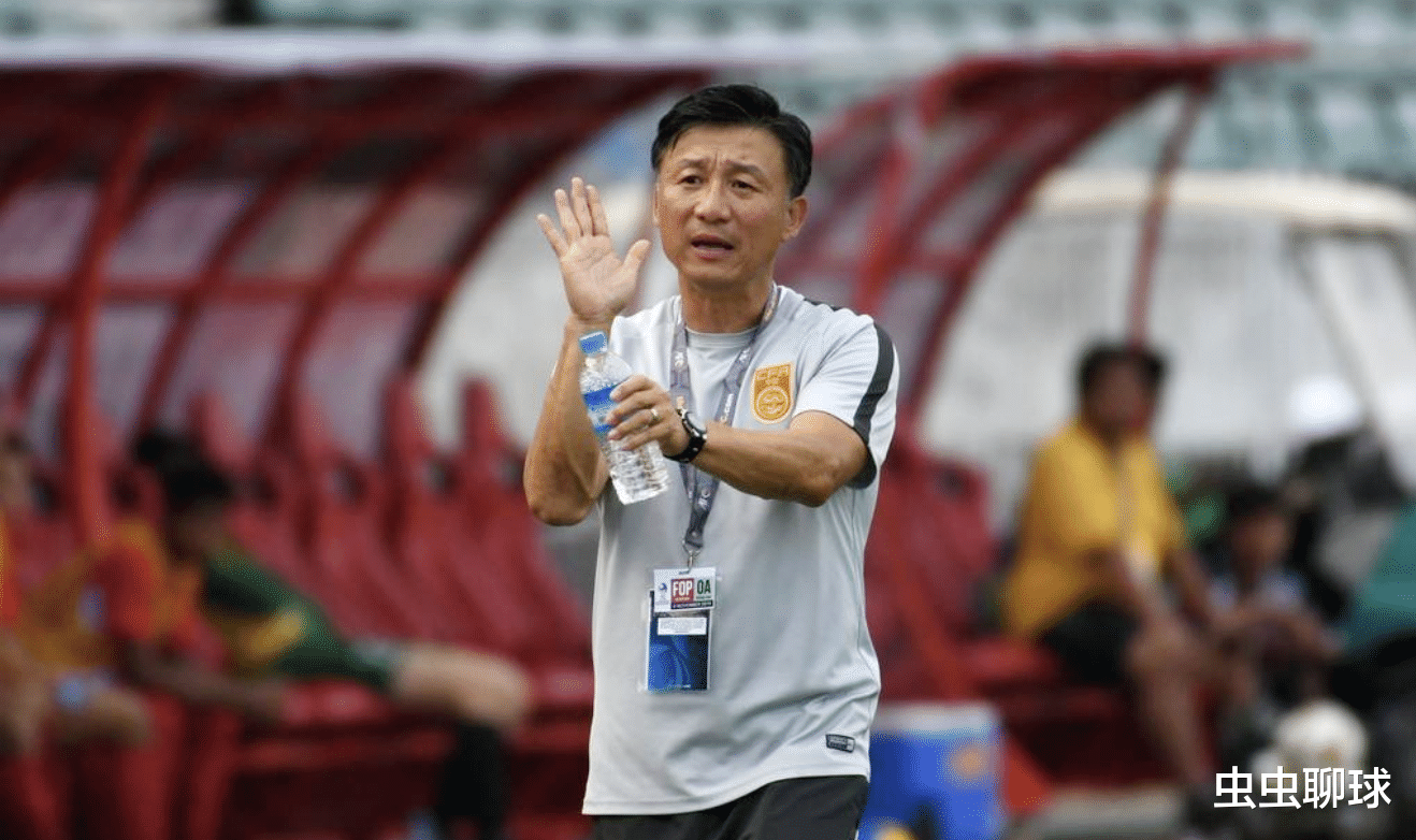 國足|國足3-2大逆轉(zhuǎn)！跑不死的“李鐵”再現(xiàn) 補時5分鐘連入2球 壓哨絕殺