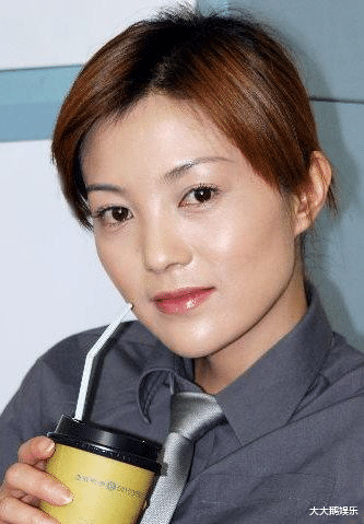 谢雨欣|可伶的雨欣：18岁生子，4登春晚，跟男友睡了4年却不知他真实姓名