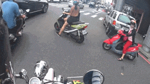 动物庄园|神回复: 花一百多万买的毛坯房,阳台上有三个小洞是干嘛的?还得我自己补上