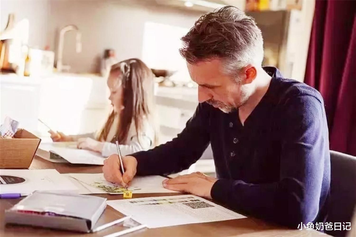 小鱼奶爸日记|因考试成绩垫底，爸爸重击孩子头部致癫痫，盲目暴力称不上教育