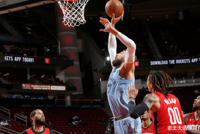 火箭隊(duì)|新援砍60+21+9，火箭交易撿到寶了！沃爾12中2，4失誤真的菜