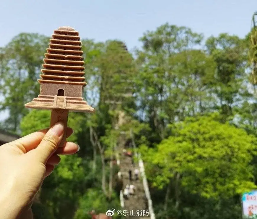 半岛晨报 你吃过三星堆“青铜面具”吗？网友：我吃过白娘子许仙、黄鹤楼…