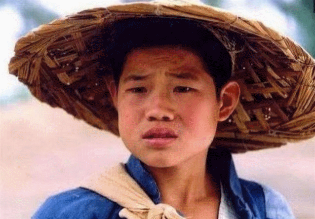 谢孟伟|14岁一夜成名，如今遭全网群嘲，过气童星“嘎子哥”为何屡屡翻车？