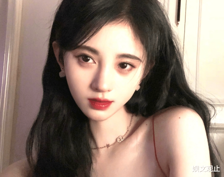 鞠婧祎|鞠婧祎新剧被曝生图,失去了十级美颜滤镜后,真实颜值一眼便知