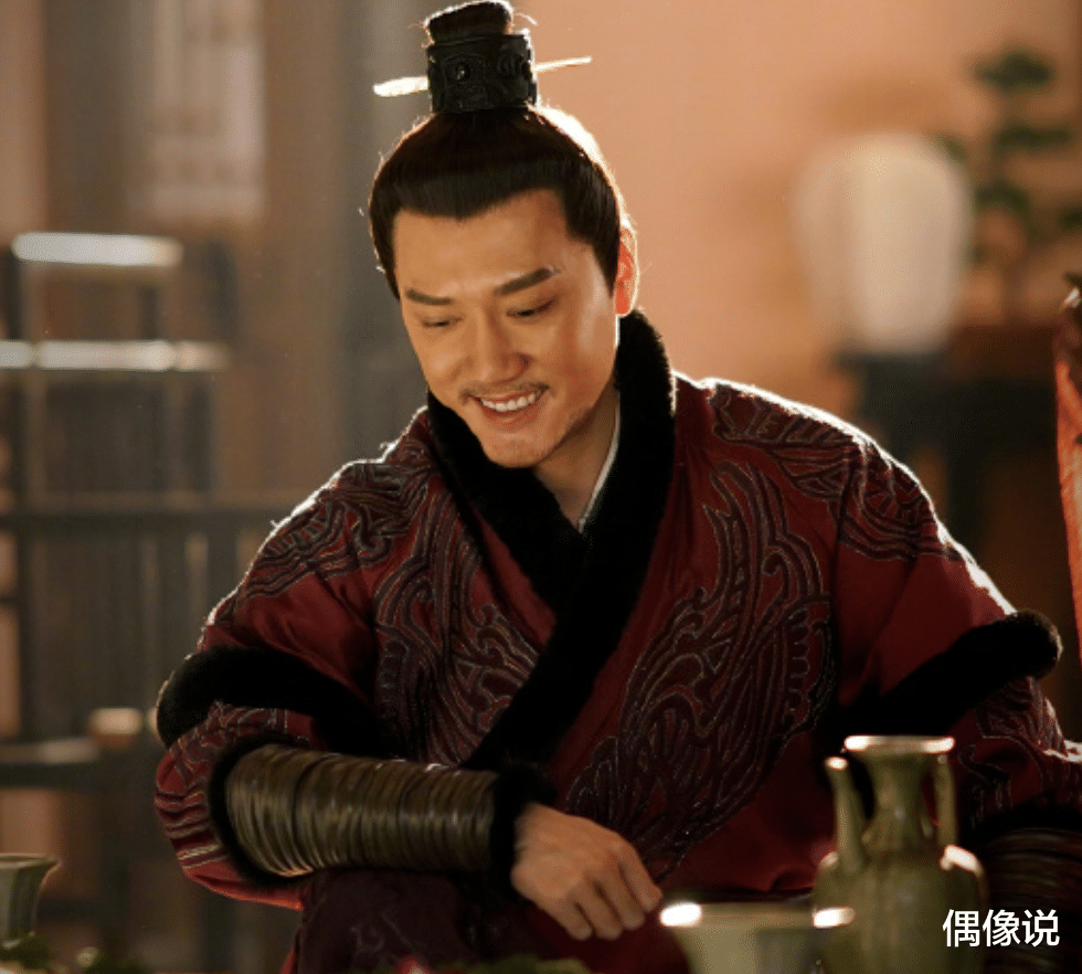 冯绍峰|冯绍峰回应暴瘦：我没资格穿短袖短裤！和赵丽颖同框手腕对比明显