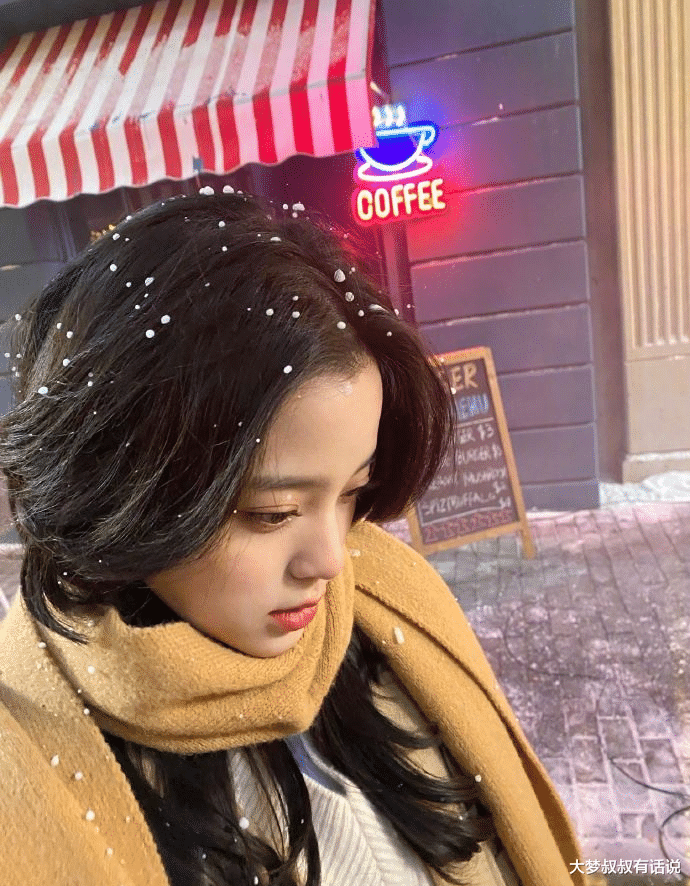 秦岚|欧阳娜娜公然放闪!神秘男双手捧脸灿笑 甜喊:每想你一次