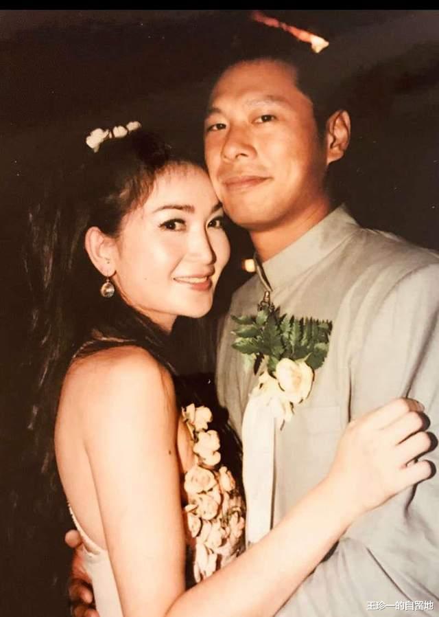 |10对丁克港星夫妻,各有各的故事,有2男星背着老婆在外偷偷生娃