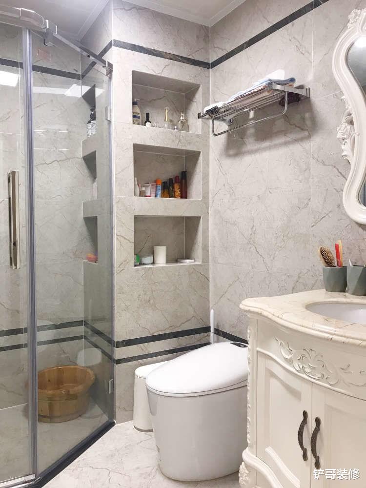 混搭风成就经典，展现出不同的魅力和风情，非常适合年轻人