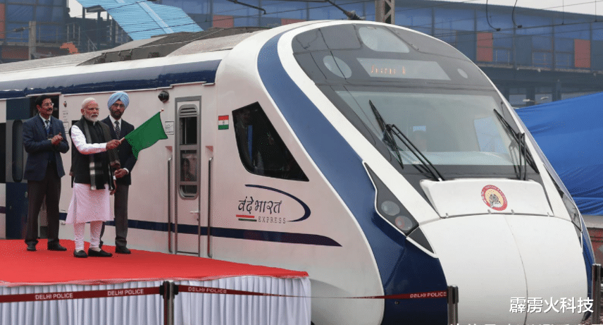 超越中國？印度高鐵欲一較高低，運營僅僅2小時，車廂因撞牛報廢-圖2