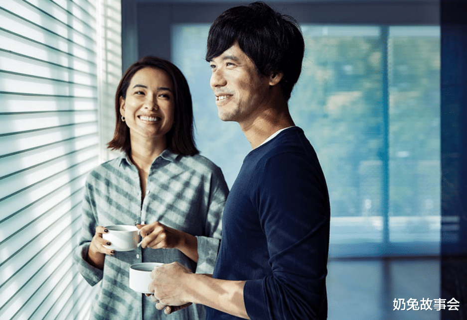 奶兔故事会 老公出差我去酒店给他一个惊喜，结果发现闺蜜也在，难以相信