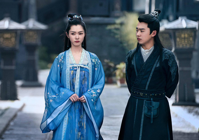 肖战|郭麒麟恋情实锤？蒋依依现身德云社封箱现场，还顺便见了家长