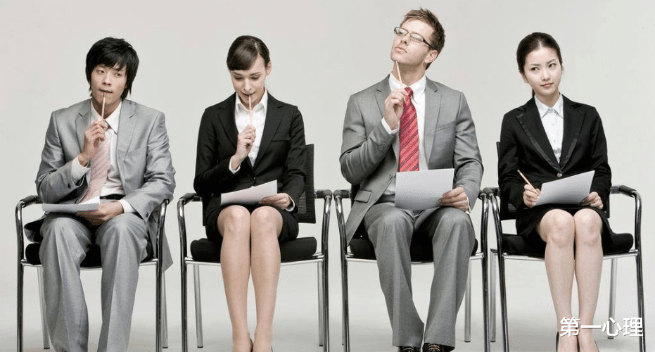 求职|面试官：500元掉进马桶，你捡还是不捡？如何高情商回复？