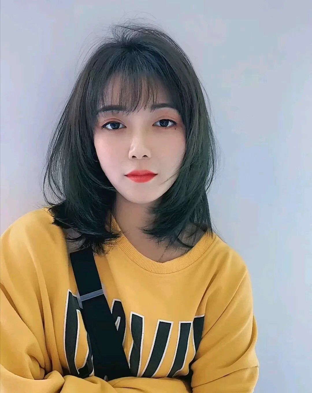 烫发 今年年底女发怎么剪？卷卷烫c形烫发尾染，没想到如此美