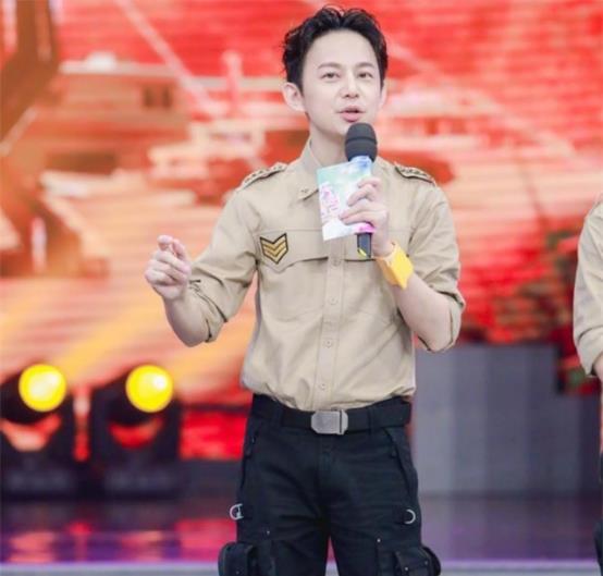 何炅|湖南卫视开始捧新人了,何炅的“接班人”出现了!