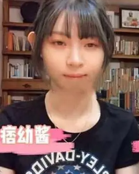 人物设定|千万粉网红痞幼人设翻车？自曝从小被收养，却被扒养母其实是小姑