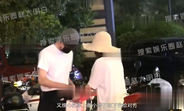 张含韵|因戏生情？张含韵佟梦实餐厅约会被拍，牵手漫步回酒店互动甜蜜
