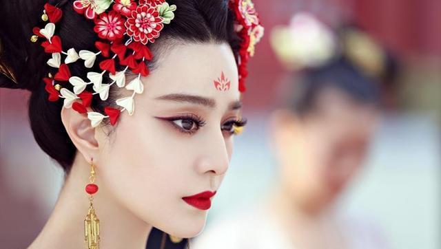 武则天|为何武则天退位一年就死了？专家：难以启齿，史书都不好意思记载