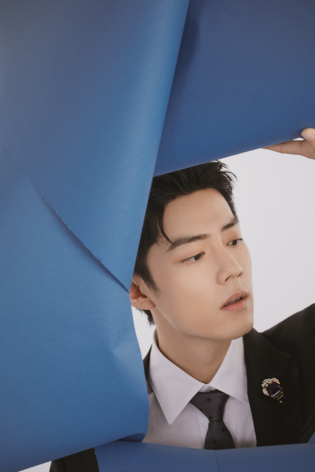 肖战|扎心了！肖战新代言官宣后供不应求，网友晒买家秀引争议