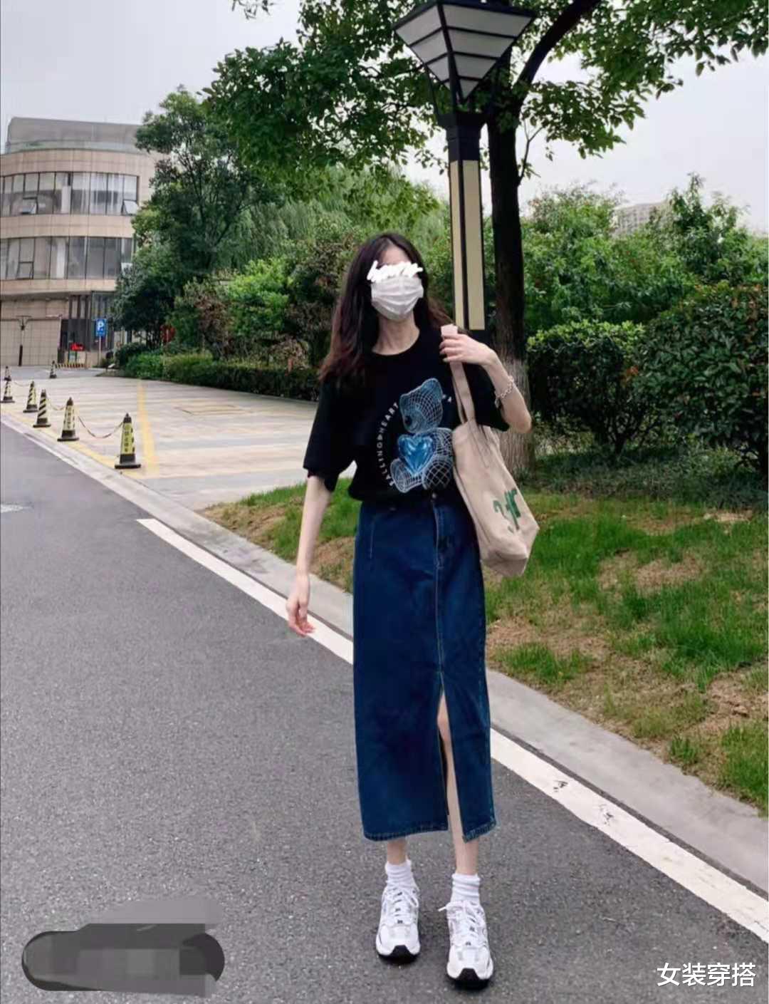 女装穿搭|半身牛仔裙搭配什么上衣好看