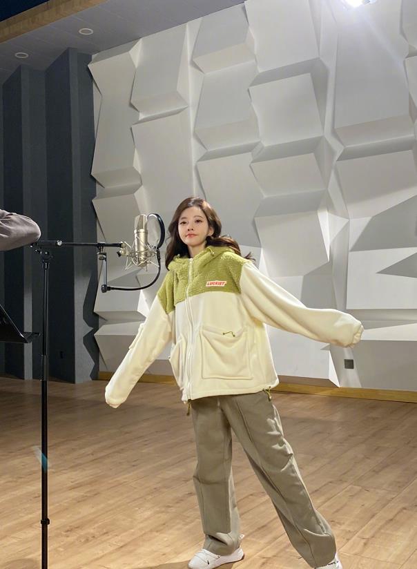 冯提莫|冯提莫新歌上线！献唱国产动画《紫川》主题曲，俩月发布3首单曲