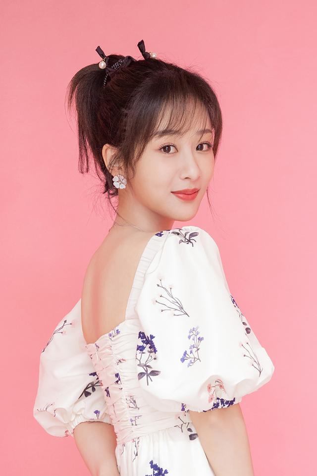 旗袍公馆|瘦下来的杨紫太好看，穿方领裙打扮似邻家女，提高腰线真显比例