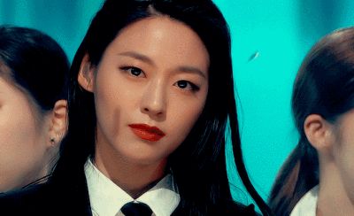 |她被誉为“宅男炸弹”，曾因肥胖遭到群嘲，就连吃口炸鸡也被训斥