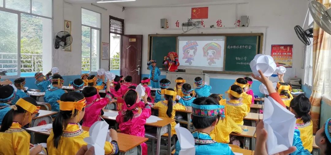 马山快报 智超小学：感党恩，学民俗，师生共舞话团结