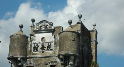 广东奇葩建筑群,形态各异建材也是“大杂烩”,是多个影视拍摄地