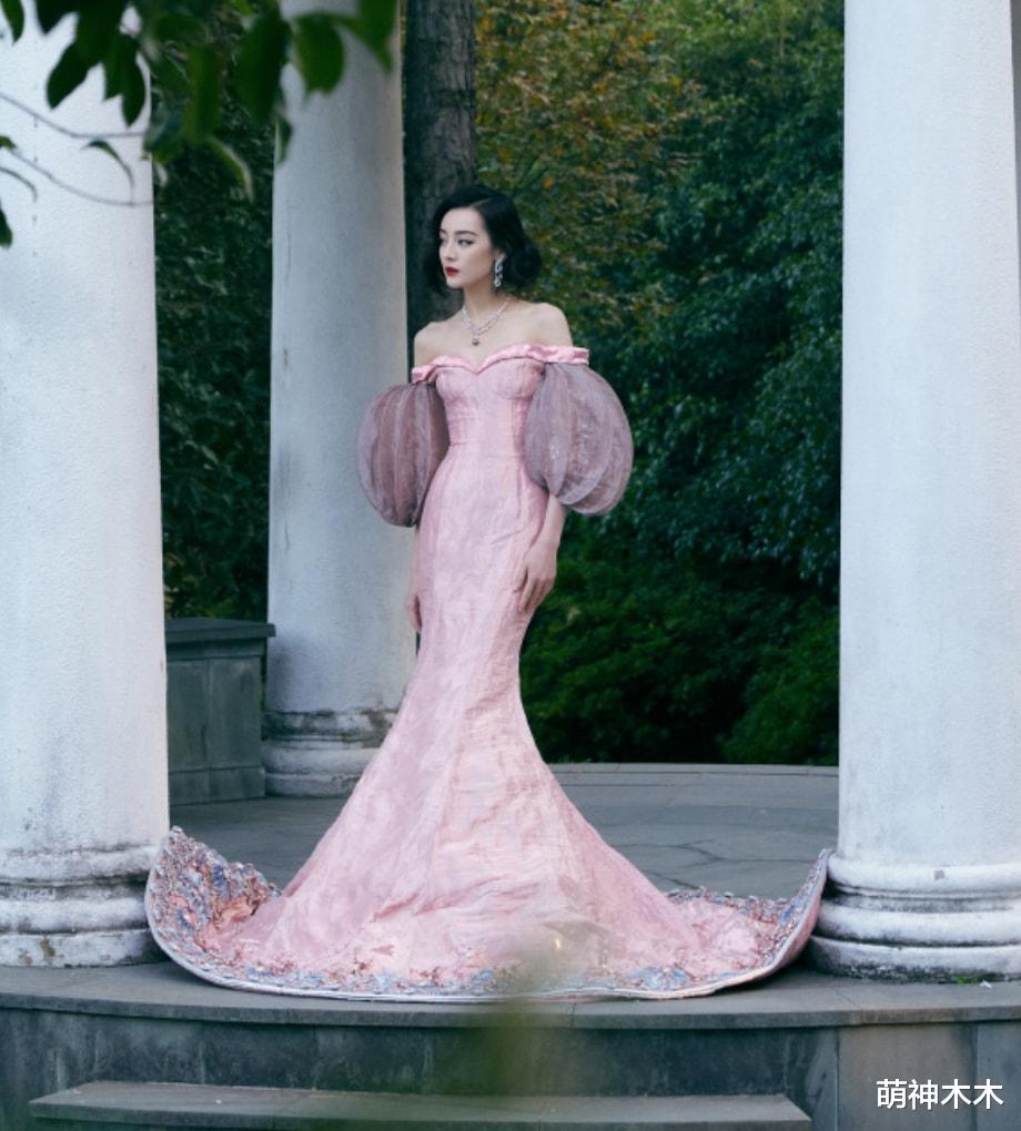 辣妹|85花盛典礼服秀来了!杨幂连换三套迎战,刘诗诗咖位不稳,唐嫣翻车