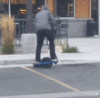 |“实习女同事每天都来我办公室请教问题！我真有些体力不支”，哈哈哈