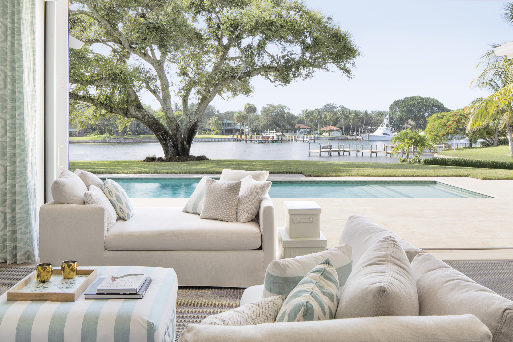 环球视野：在超级富豪的度假胜地，她赢得了首选室内设计师的美誉