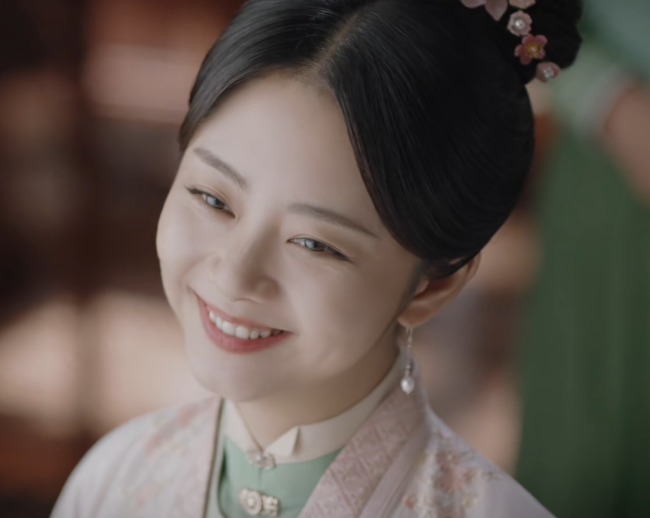 锦心似玉|《锦心似玉》十一娘哄谆哥睡觉，侯爷吃醋和儿子争宠！吻戏太甜了