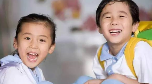 家有二宝育儿|小学生称一周零花钱几千万，不和孩子谈钱有多可怕，家长却不清楚