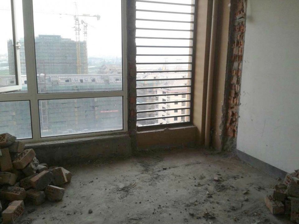 设备平台可以打掉做阳台?业主:不打掉太浪费了