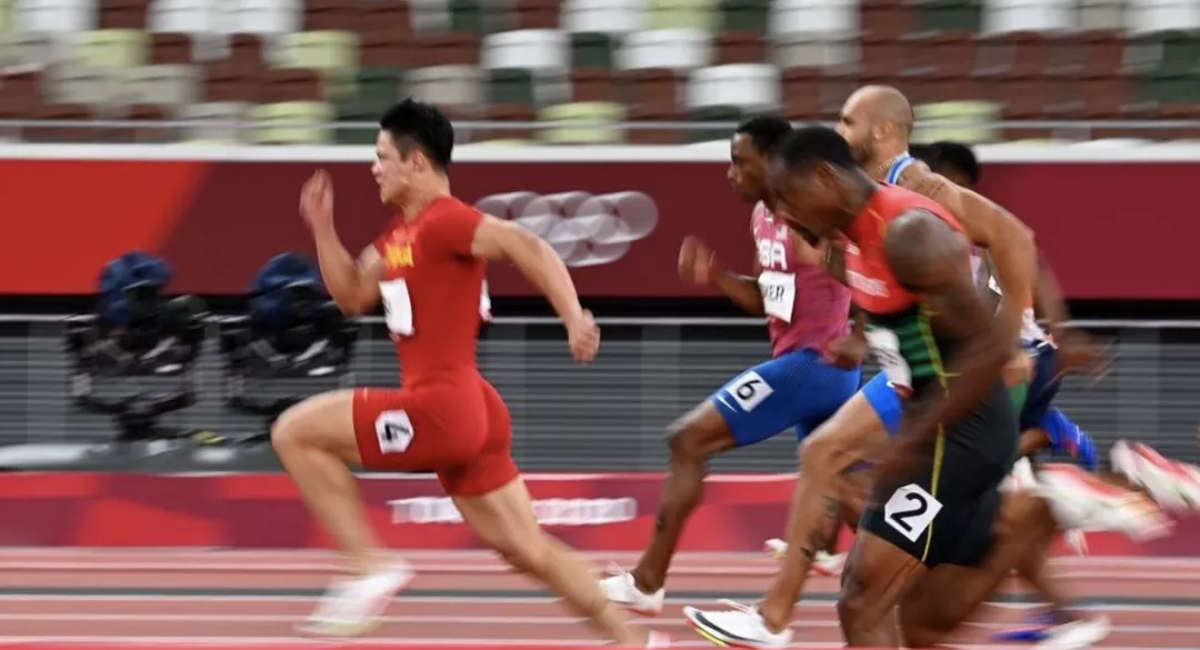 跨年晚会|他们的跨年晚会主题“光”，值得今年第一个赞！