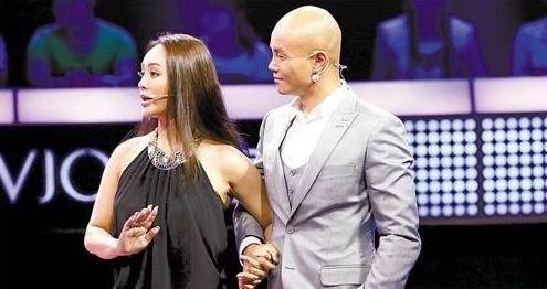 乐嘉|强吻谢娜辱骂金星遭“封杀”，乐嘉开豪车买名犬，比从前还潇洒？