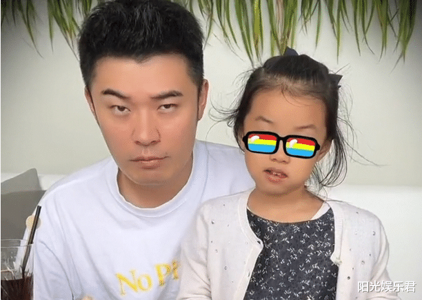 陈赫|陈赫终于晒女儿正面照了，父女同框玩游戏，5岁安安的颜值成焦点