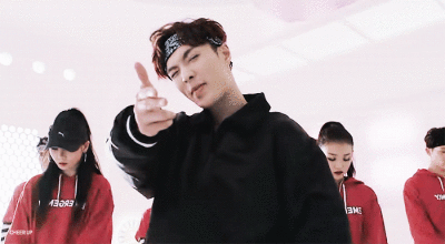 黄子韬|吴亦凡引发连锁反应，鹿晗黄子韬被调查？而他却因被“排挤”幸免