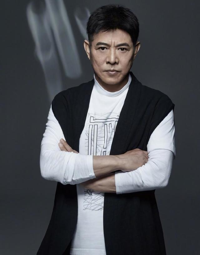 李连杰|外媒突曝李连杰去世，国内疯传他患骨癌，其近况证明身体康健