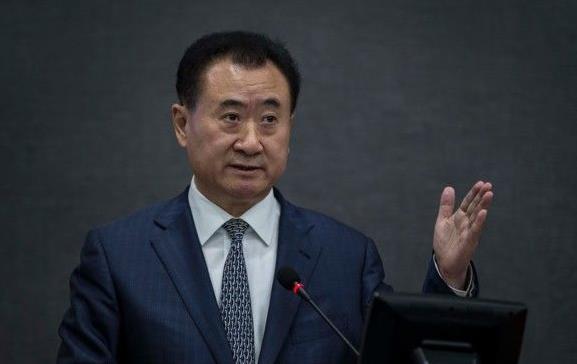王健林|67岁王健林去世？万达赶忙发工作照辟谣，王思聪未作反应
