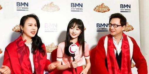 淡蓝色|数百位明星失业，每月工资只够维持生活？网友：片酬很低吗？