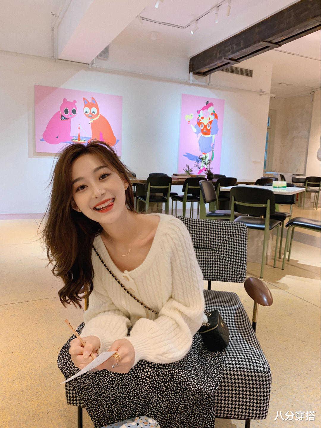 八分穿搭|秋季衣服不必多,拥有这几款就够了,实用百搭还显气质