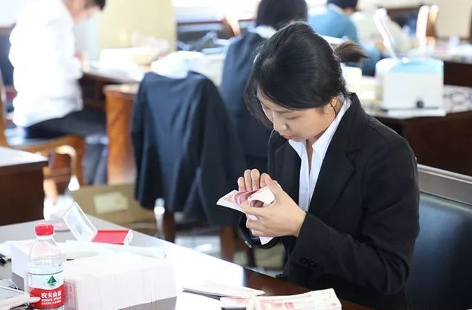 安妈育儿日|“铁饭碗”还能出现离职热潮?年薪28万也要辞职,原因很现实