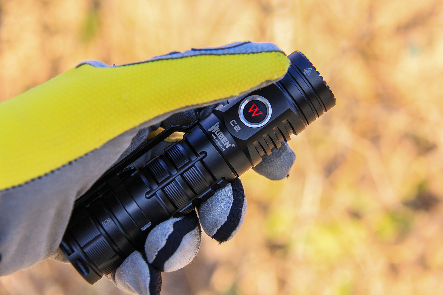 电池|明亮便携颜值高,手电就选务本新品C2