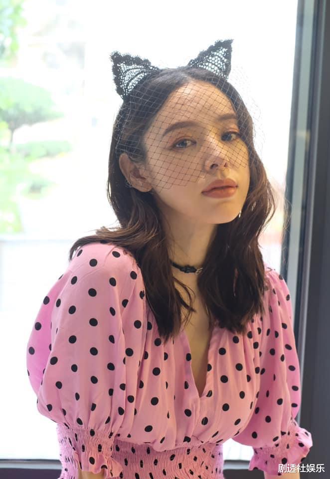 |39岁TVB花旦谭凯琪女儿百天，首次大方晒正面照，迅速瘦身接拍新剧