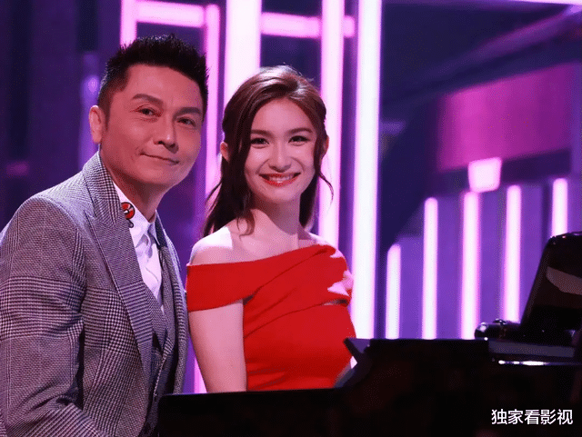 相声|2021港姐选出27岁季军，冠军比赛失误被吐槽爆冷，星二代未入三甲