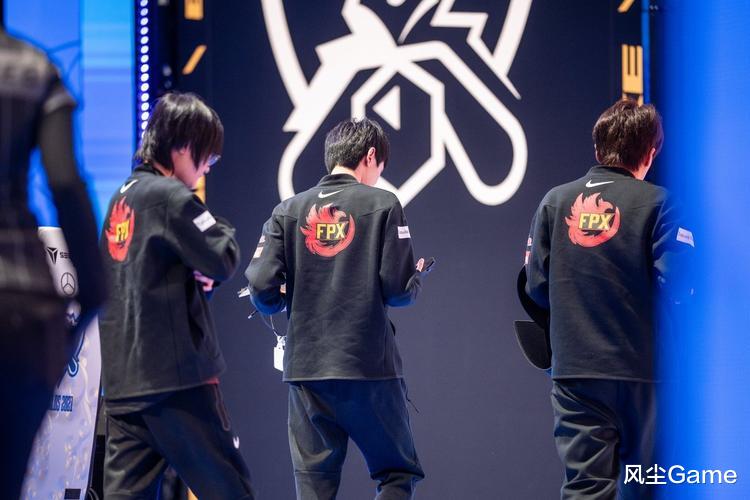 德玛西亚|出肉不代表混！BIn“导”为肉装刀妹正名：22杀13W承伤打脸Doinb