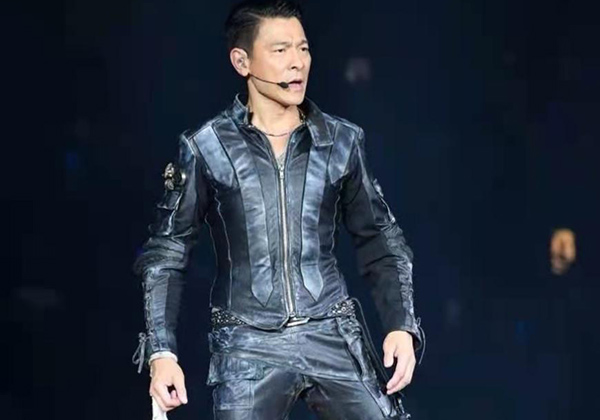 刘德华|刘德华直播超过1亿人次观看，真正的偶像，从来不会被遗忘