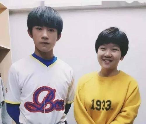 易烊千玺|易烊千玺私下不常见合影，估计你也想有这么一张与易烊千玺的合照！